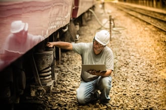 鉄道会社の設備管理にIoTを活用する事例